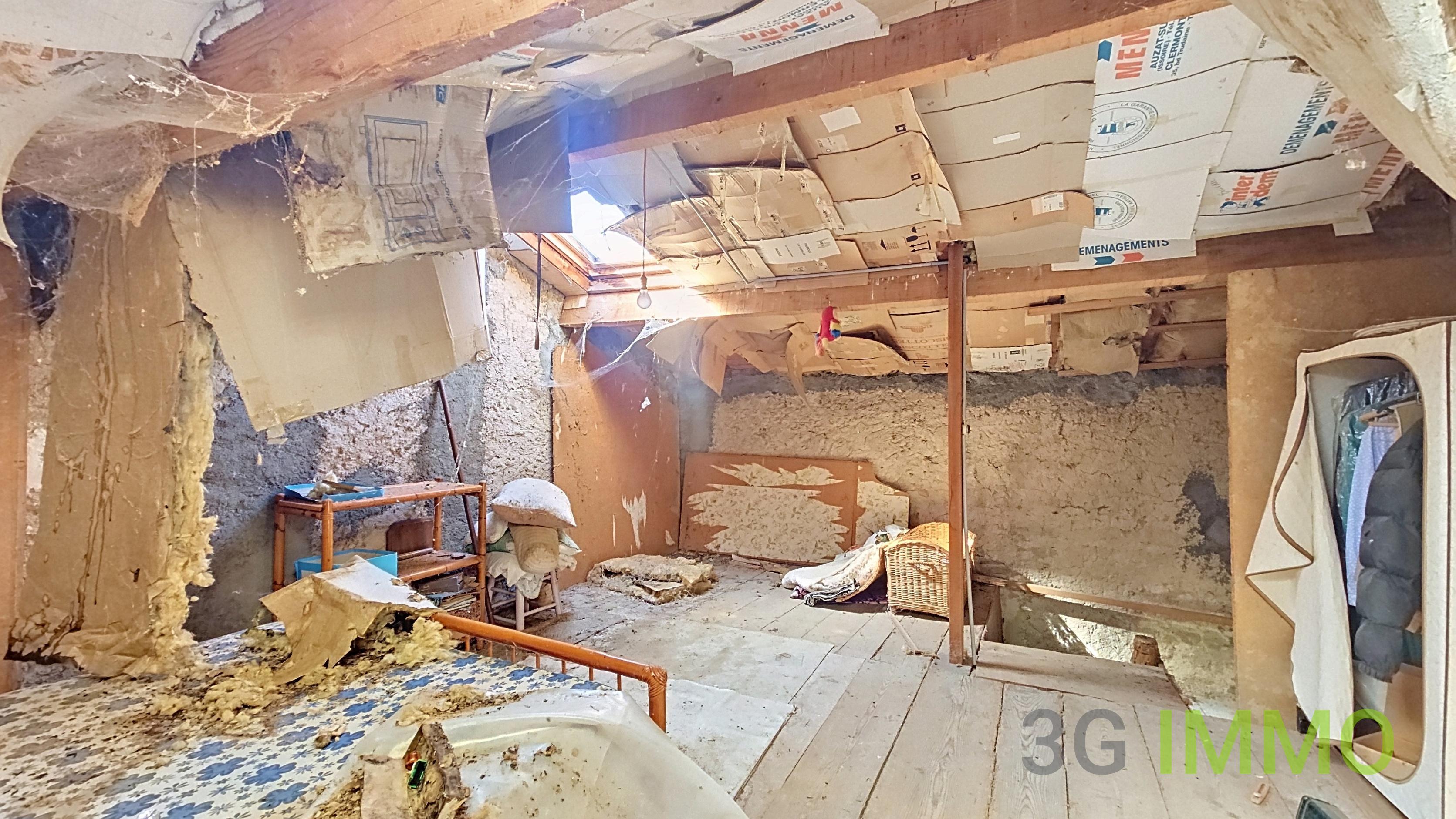 Maison 3 pièces 70 m² · à Apchat · 70 m² · 25 000 €