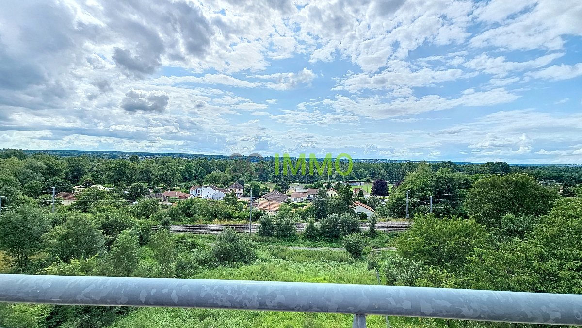Immeuble 400 m² · à Abrest · 400 m² · 299 000 €