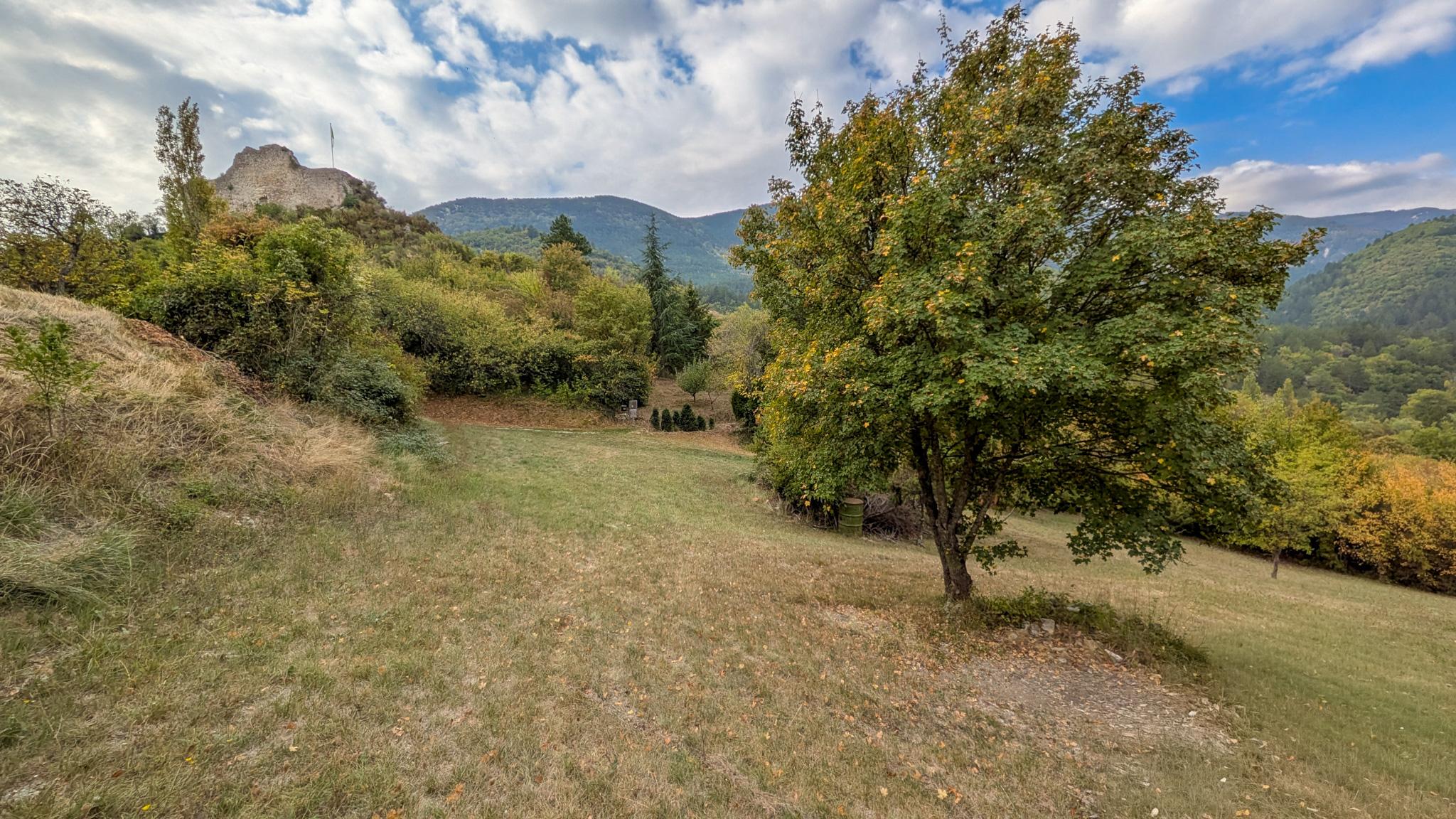 Terrain constructible à Montbrun-les-Bains (26570) - Montbrun-les-Bains · 160 000 €