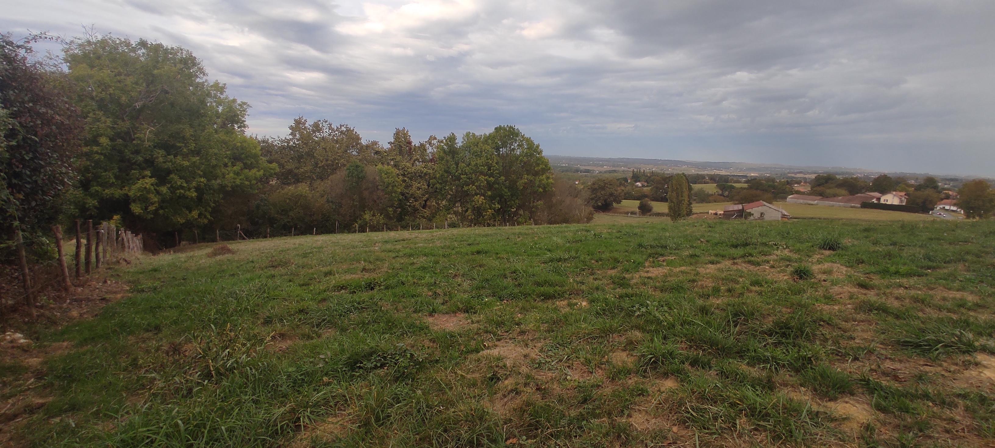 Terrain 2267 m² · à Guiche · 120 000 €