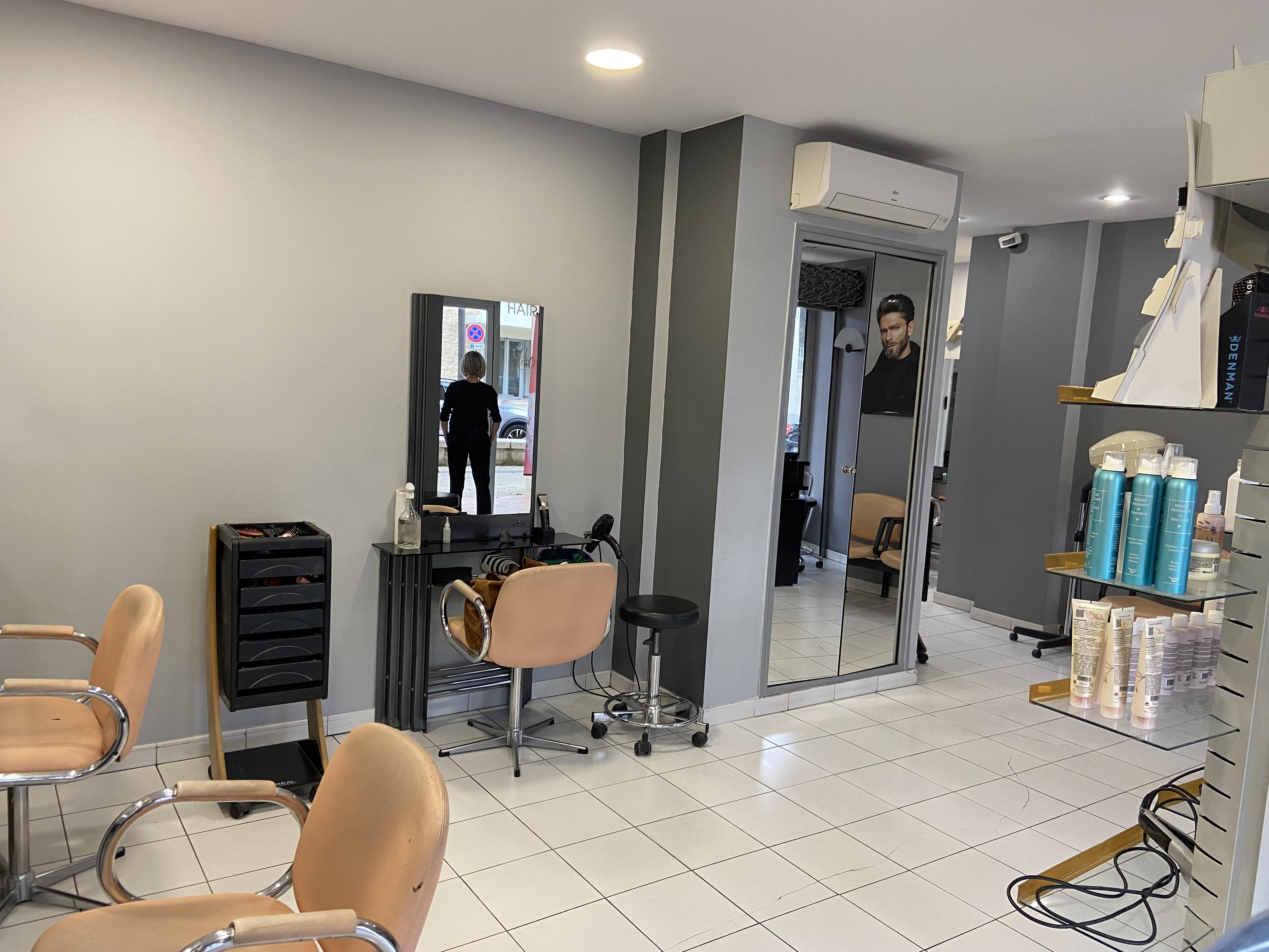 Local commercial 40 m² · aux Angles · 40,5 m² · 100 000 €