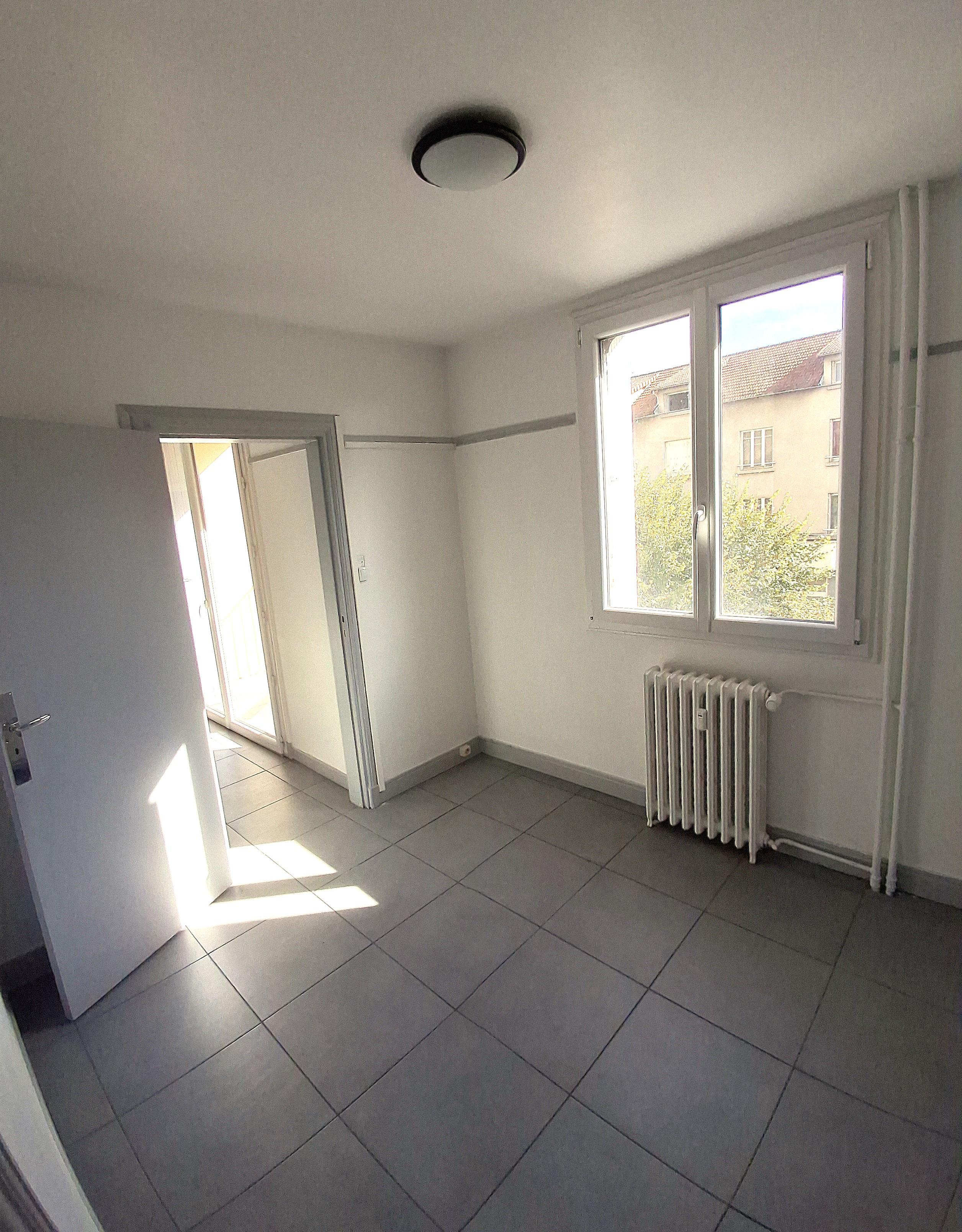 Appartement 2 pièces 67 m² · à Aurillac · 67 m² · 89 000 €