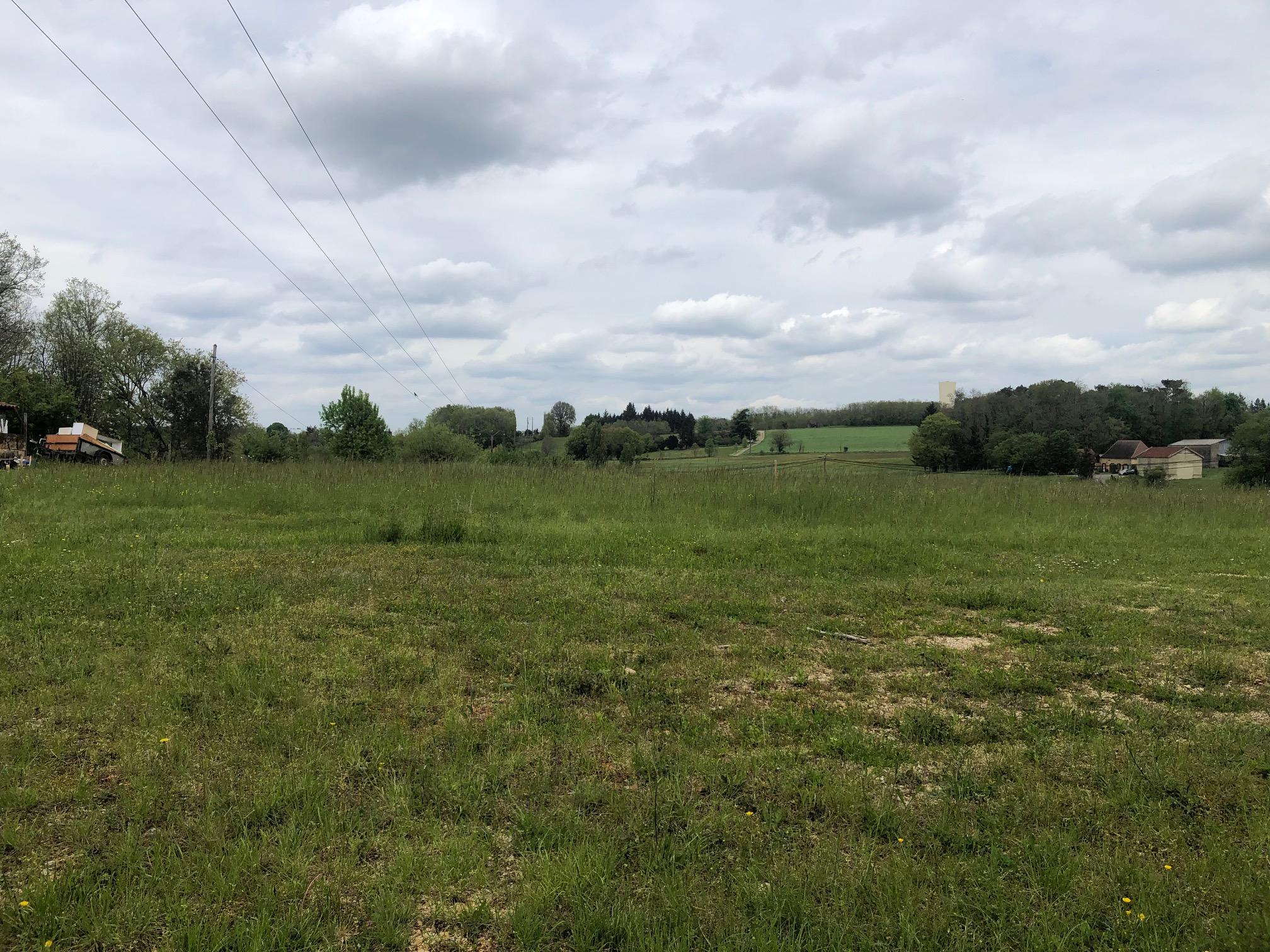 Terrain 1500 m² · à Val de Louyre et Caudeau · 28 500 €