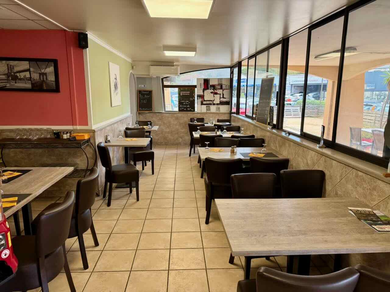 Local commercial 113 m² · à Ajaccio · 113 m² · 235 000 €