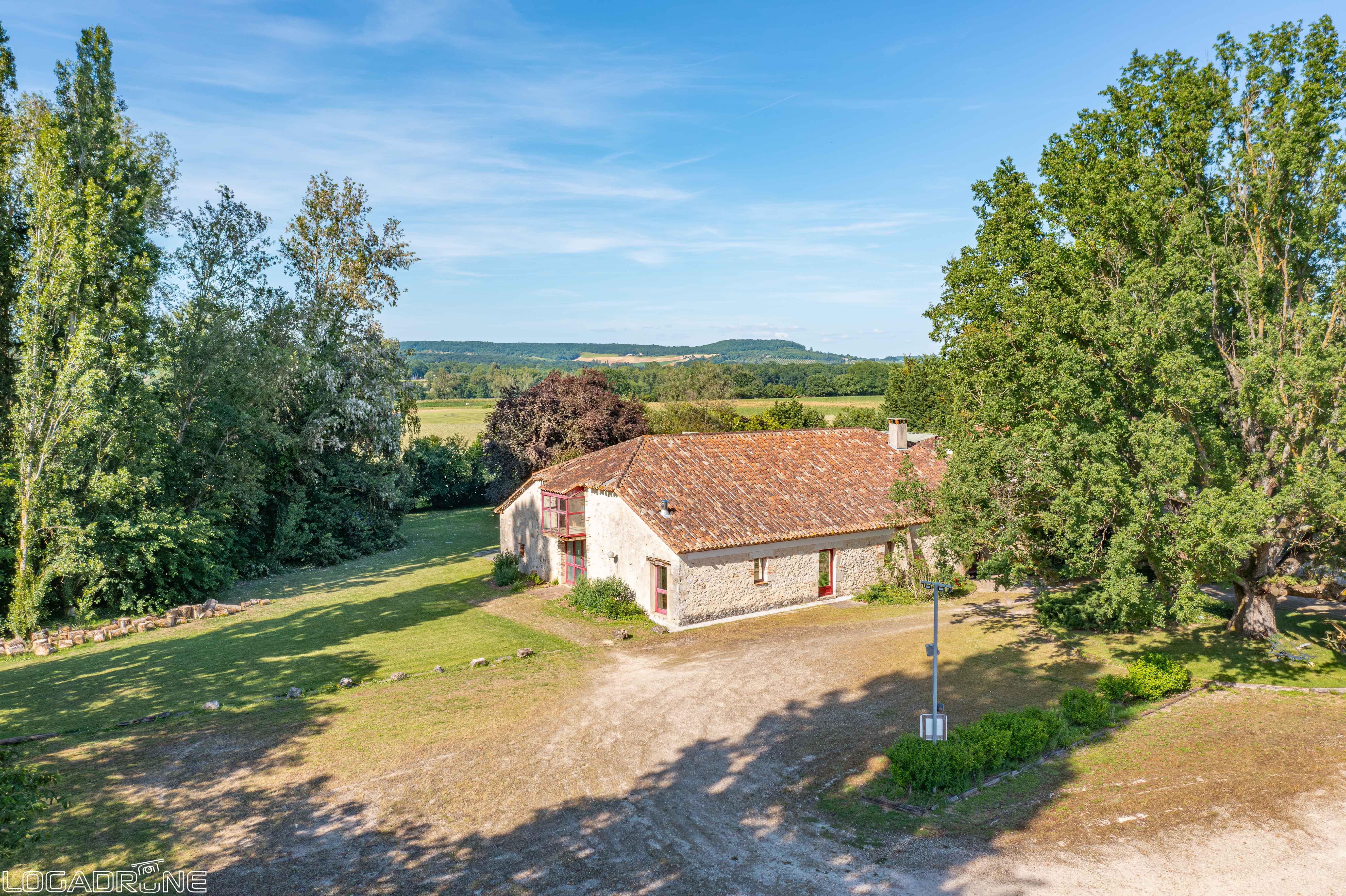 Local commercial 220 m² · à Villeneuve-sur-Lot · 220 m² · 462 000 €