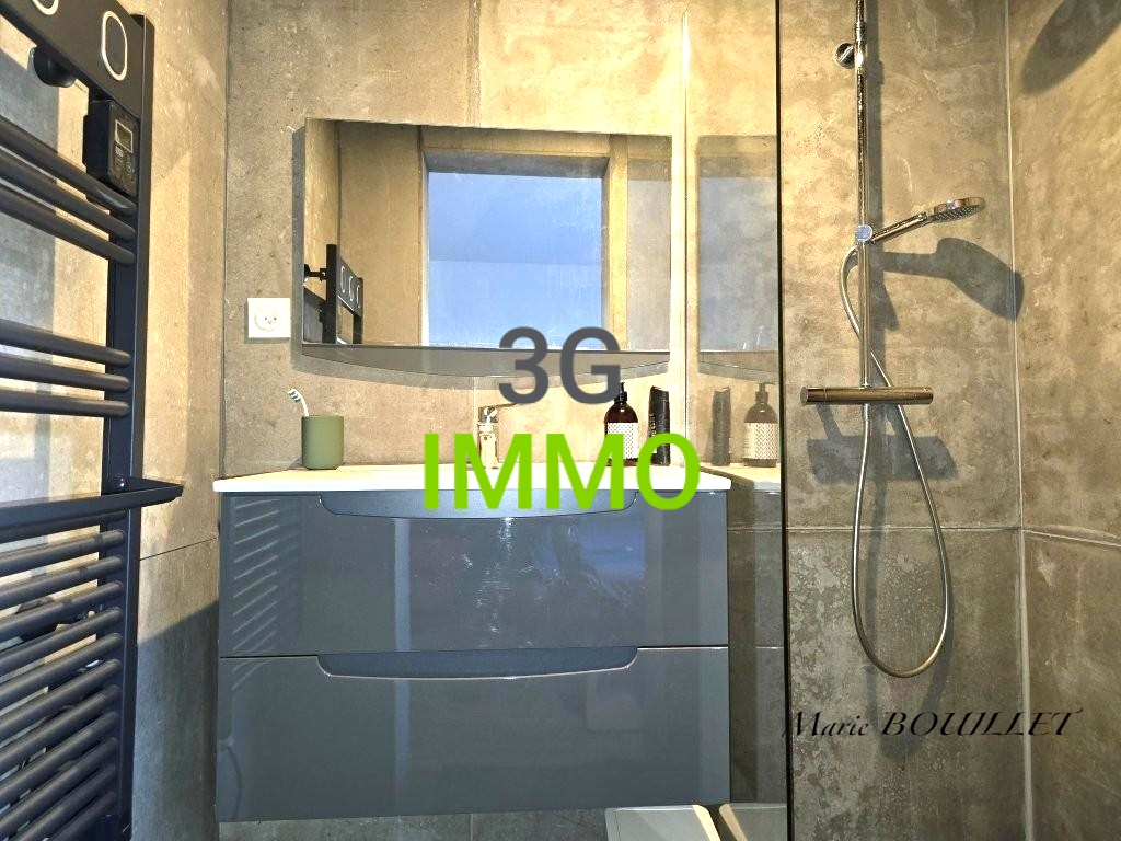 Maison 11 pièces 272 m² · à Vézénobres · 272 m² · 469 000 €