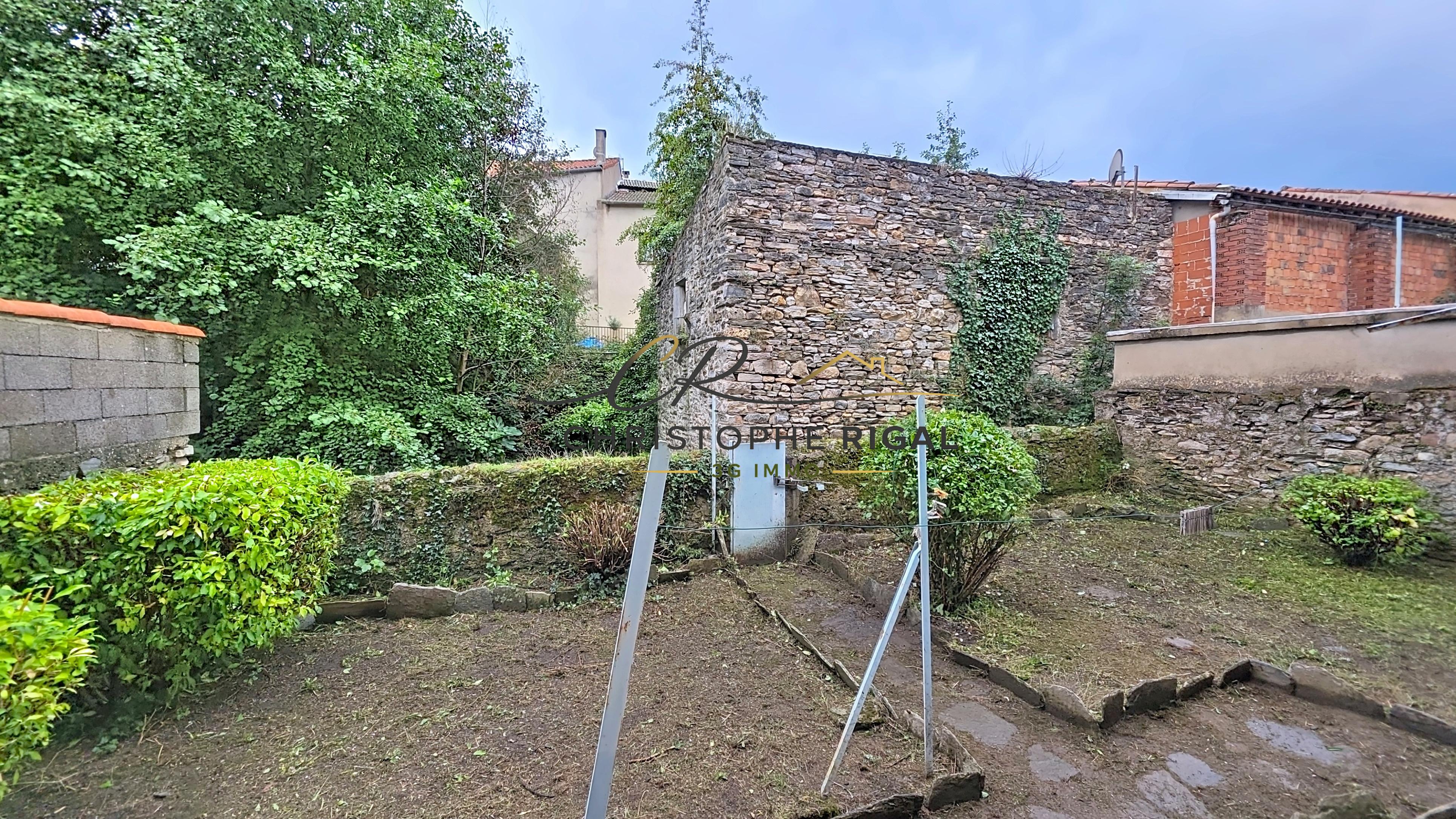 15 pièces 308 m² · à Saint-Pons-de-Thomières · 308 m² · 99 000 €