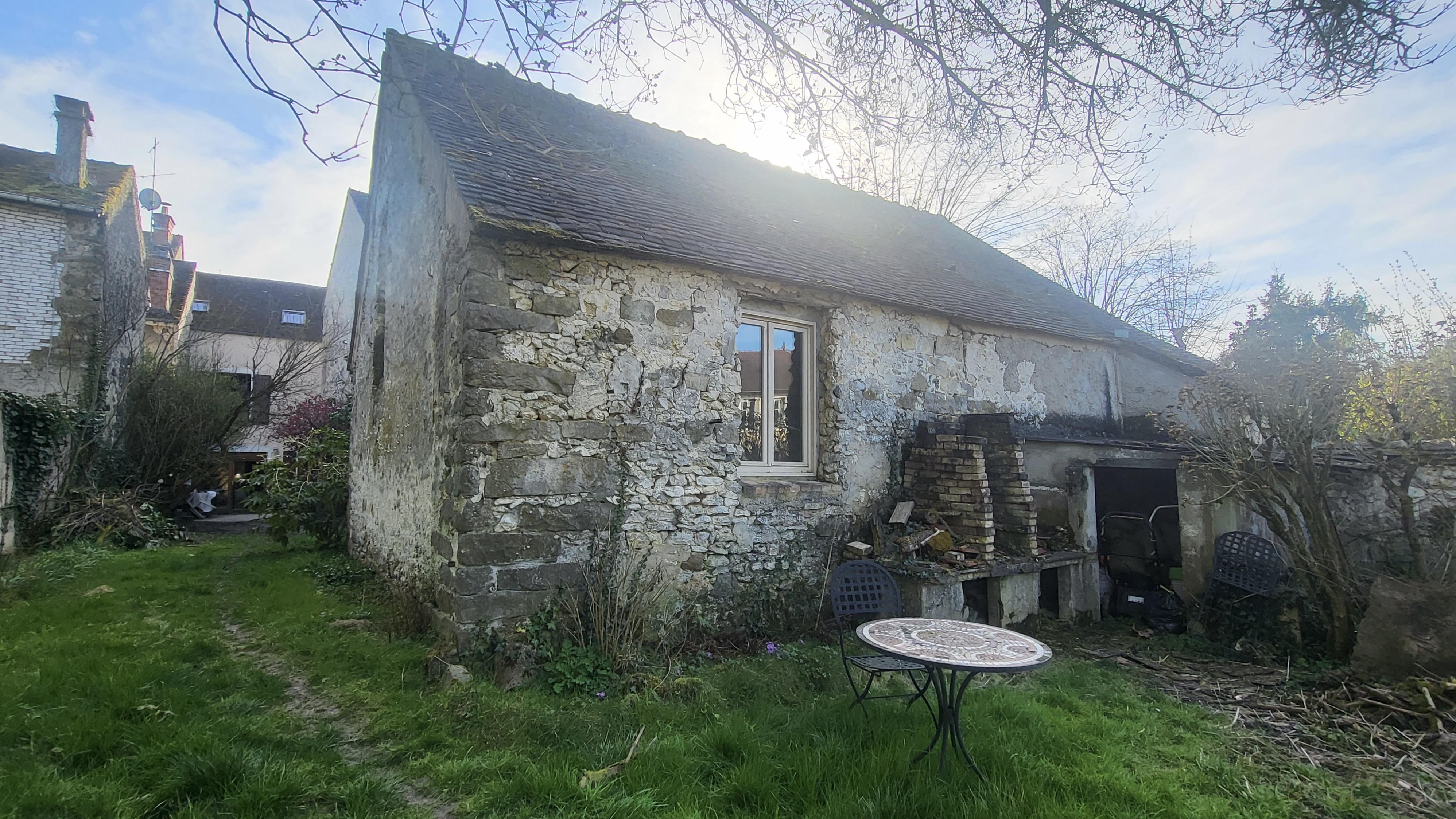 Maison 5 pièces 140 m² · à Moret-Loing-et-Orvanne · 140 m² · 280 000 €