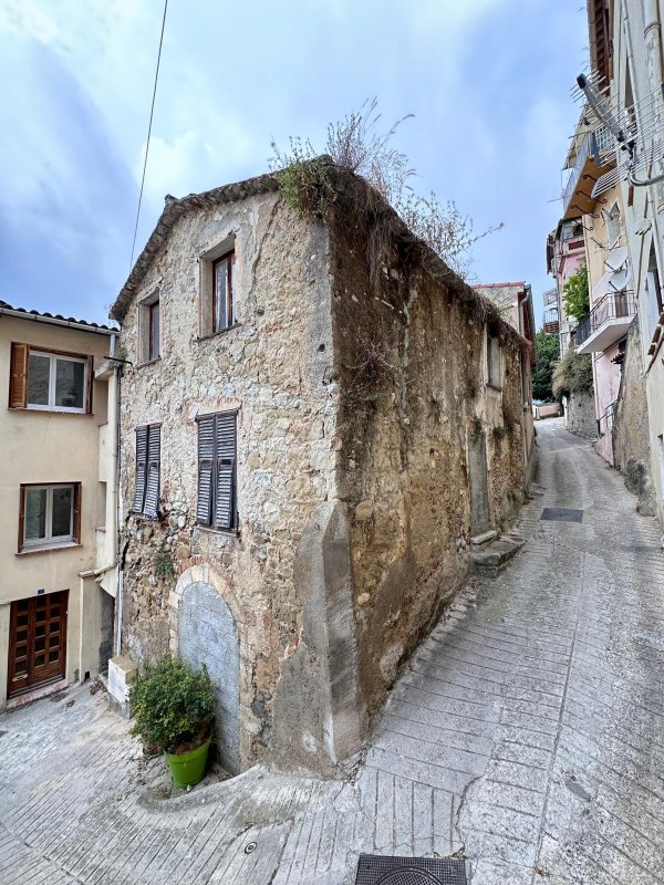 Maison à Contes (06390)
