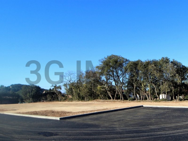 Terrain constructible à Saint-Quentin-la-Poterie (30700)