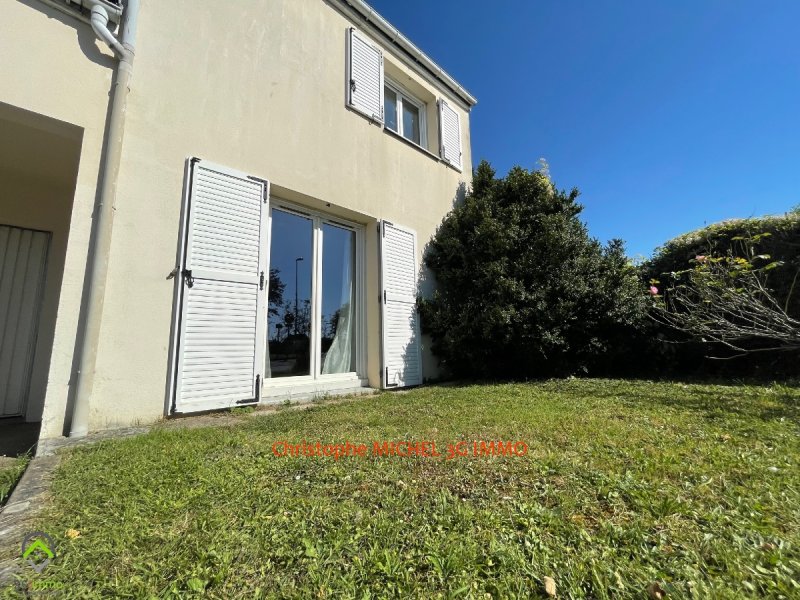 Maison à Marolles-Sur-Seine (77130)