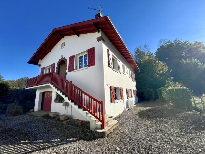 Maison à Saint-Michel (64220)