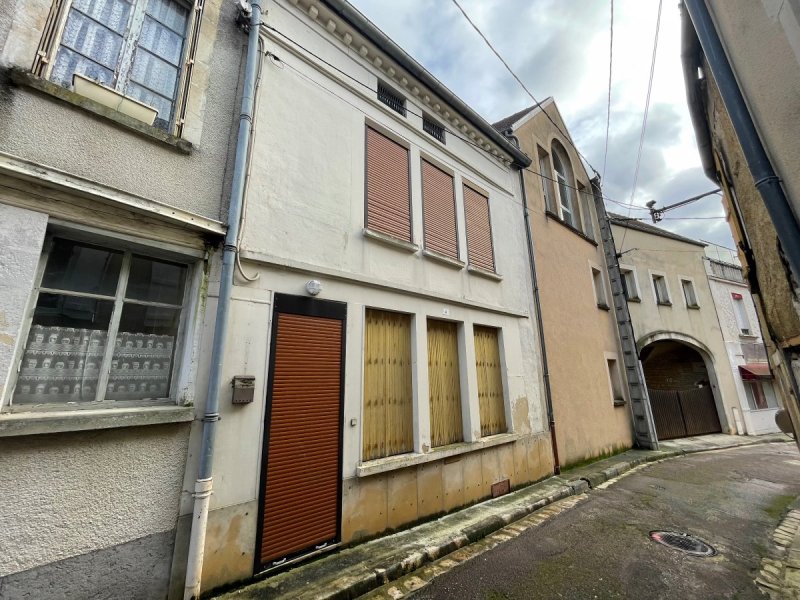 Maison à Ancy-Le-Franc (89160)