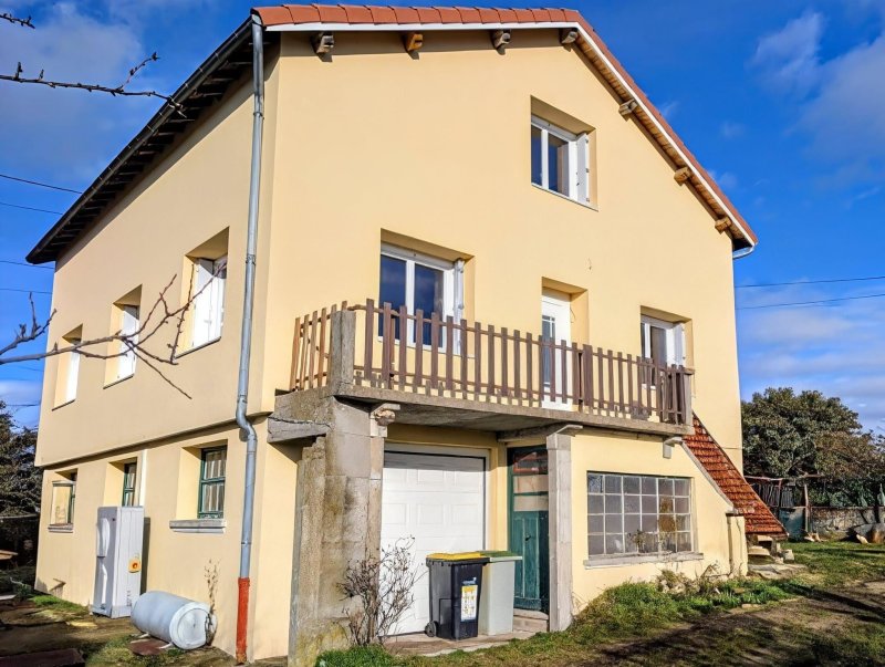 Maison à Saint-Maurice-En-Gourgois (42240)
