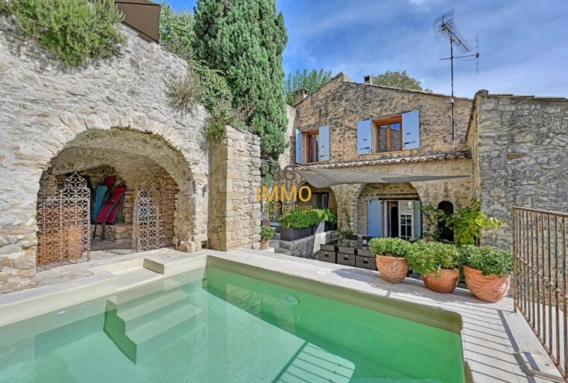 Propriété à Uzès (30700)