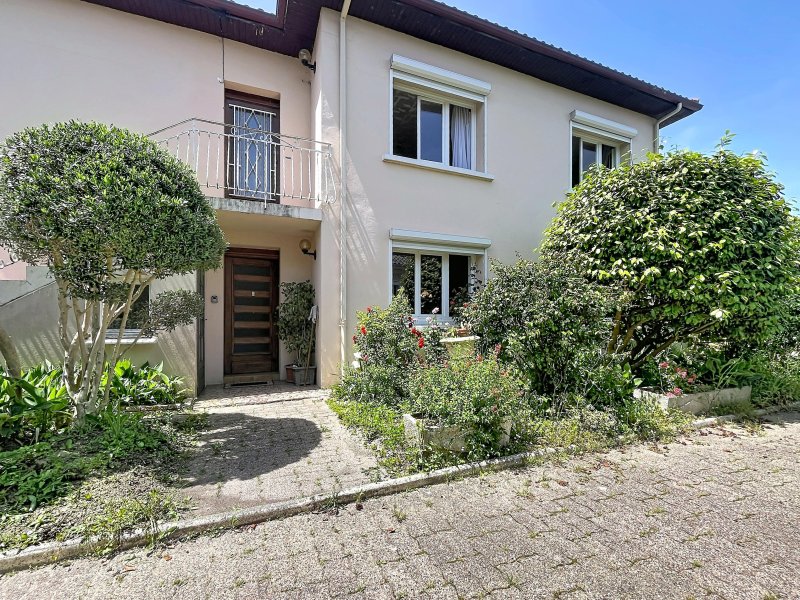 Maison traditionnelle à Lons (64140)