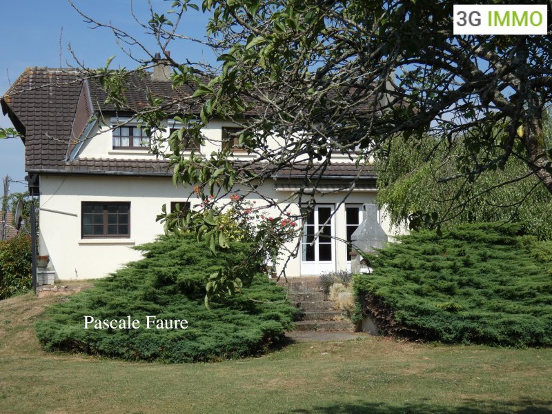 Maison traditionnelle à Sérifontaine (60590)