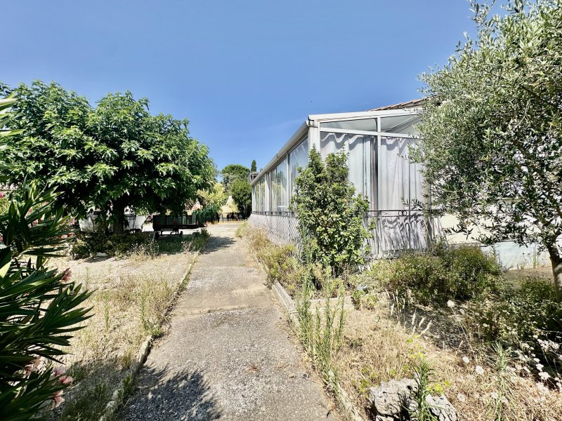Maison de plain-pied à Saint-Laurent-des-Arbres (30126)