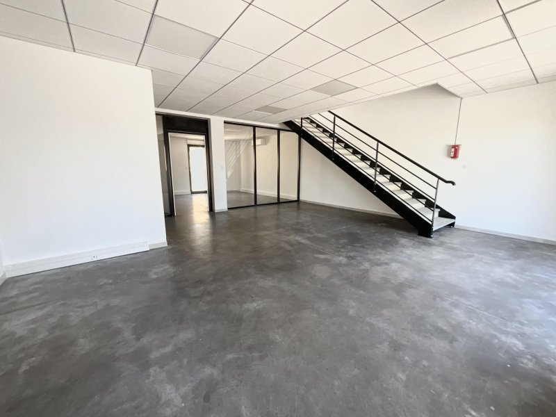 Local Commercial à Saint-Laurent-de-Mure (69720) - Photo 2