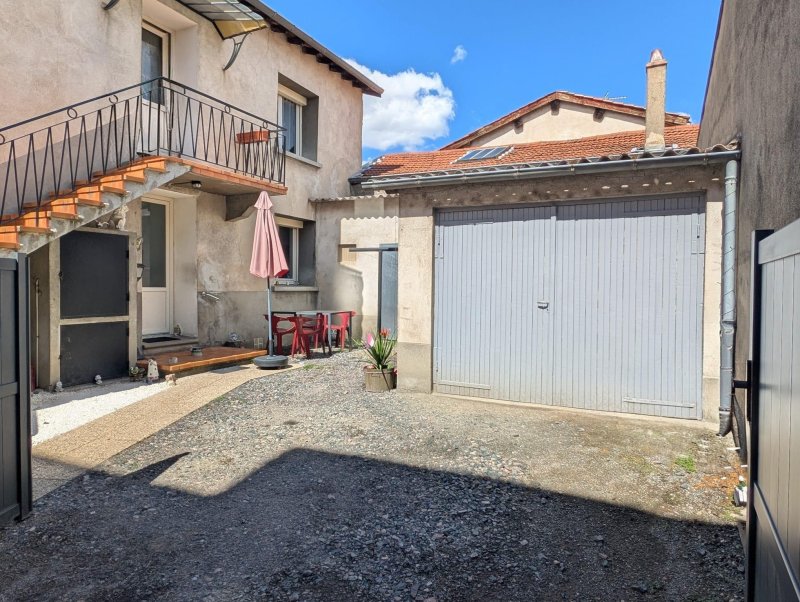 Immeuble à Chazelles-sur-Lyon (42140)