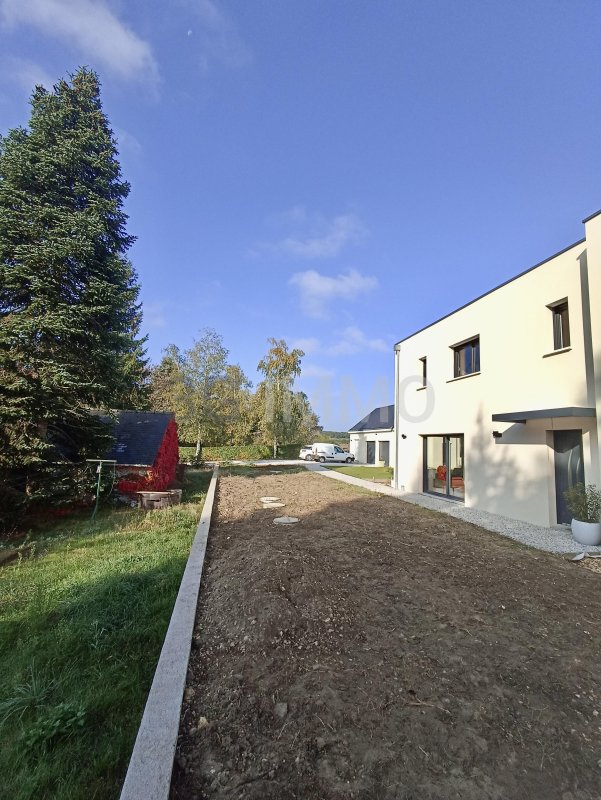 Maison contemporaine à Pont-de-Ruan (37260)