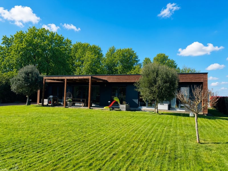 Maison à Villeneuve-sur-Yonne (89500)