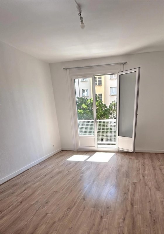Appartement T3 à Bourg-lès-Valence (26500) - Photo 3