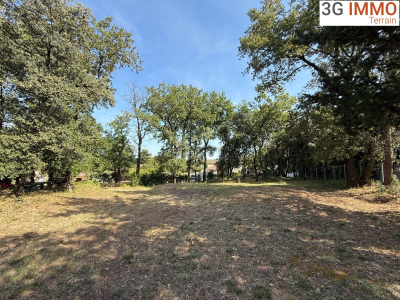 Terrain constructible à Piolenc (84420)