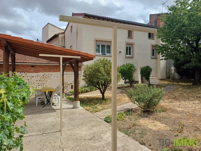Maison avec dépendance à Vertaizon (63910)