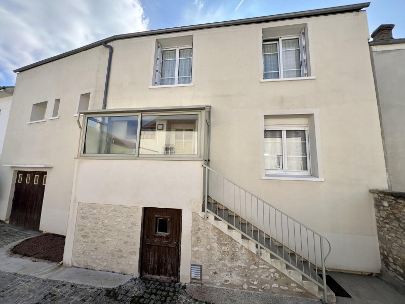 Maison avec dépendance à Bouafle (78410)