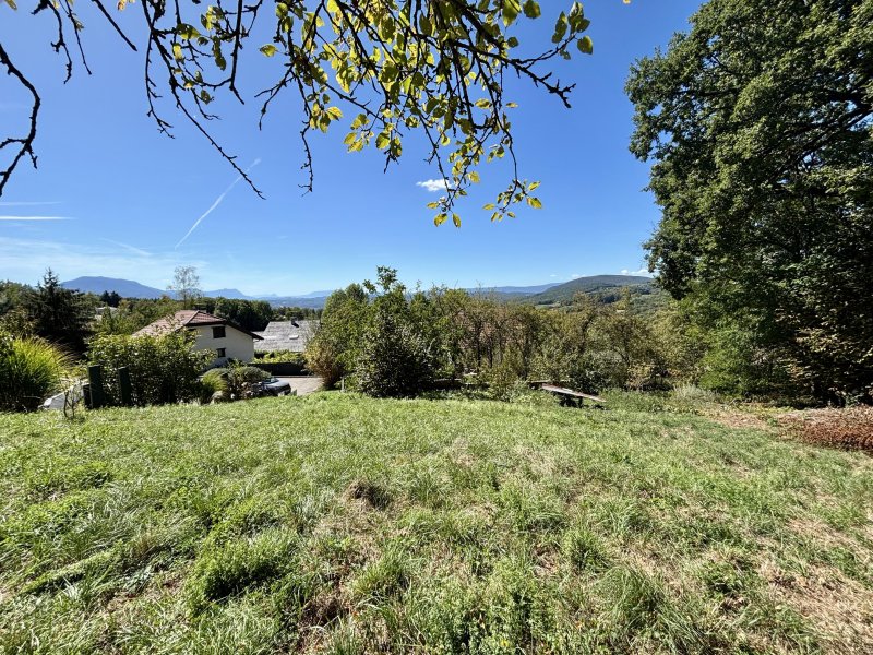 Terrain constructible à Saint-Martin-Bellevue (74370)