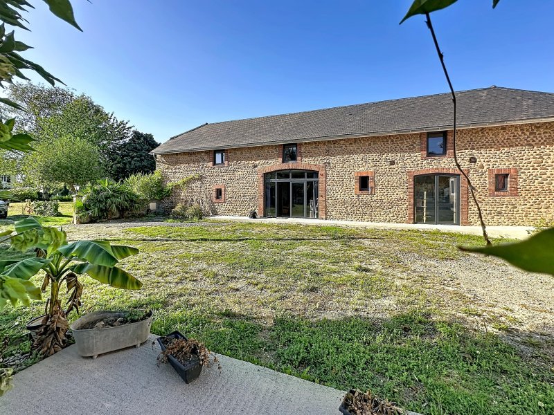Ensemble de 2 maisons à Morlaàs (64160)
