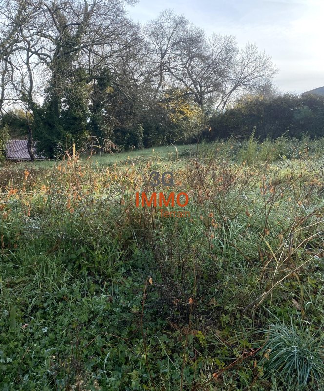 Terrain constructible à Uzès (30700)