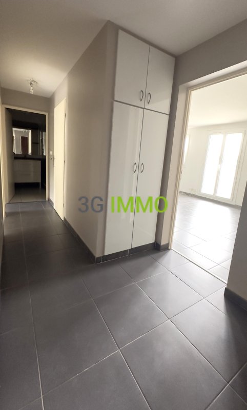 Appartement T3 à Voisins-le-Bretonneux (78960) - Photo 2