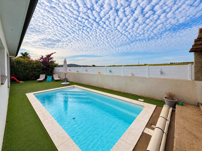 Villa à Saint-Thibéry (34630)
