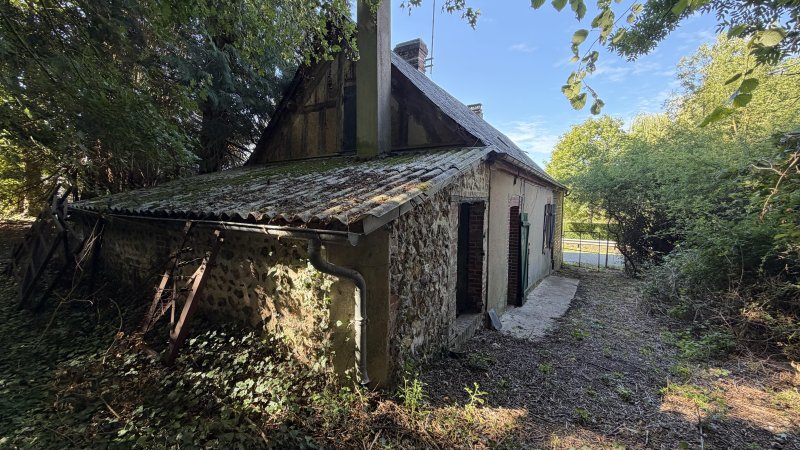 Maison à rénover à Beaumont-le-Roger (27170)