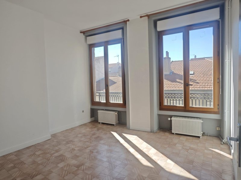 Appartement à Saint-Étienne (42100) - Photo 2
