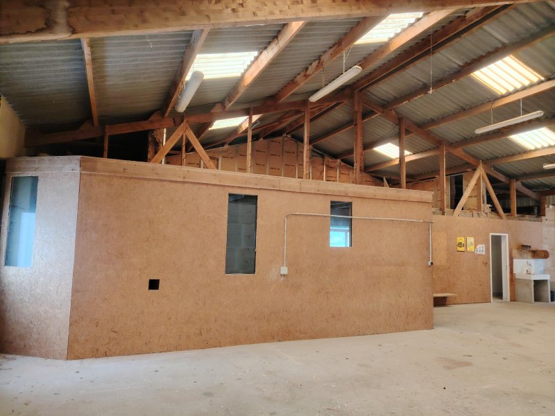Local Industriel / Bâtiment à Guissény (29880) - Photo 3