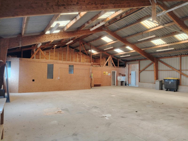 Local Industriel / Bâtiment à Guissény (29880) - Photo 4