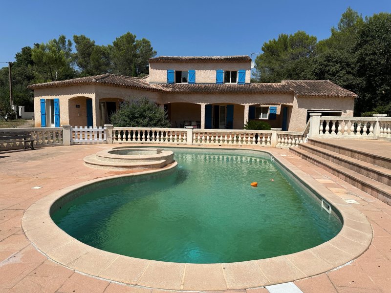 Maison traditionnelle à Flassans-sur-Issole (83340)