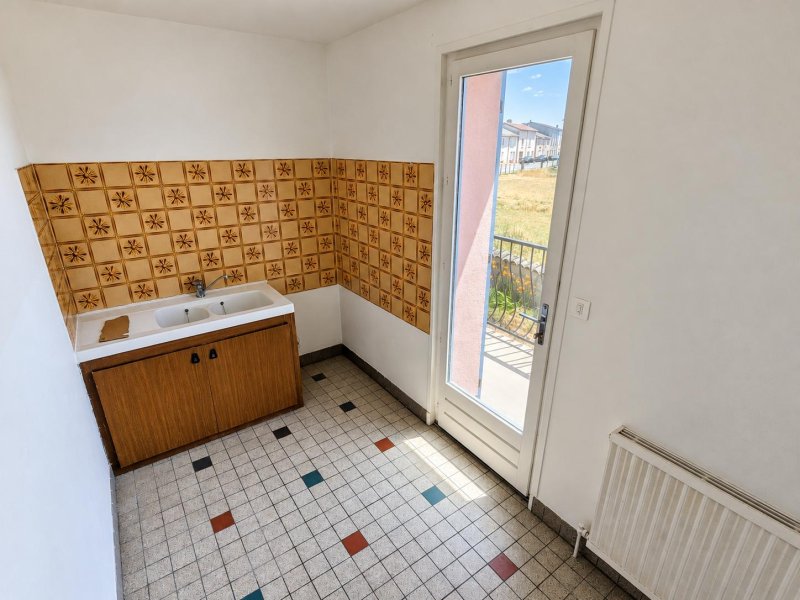 Maison traditionnelle à Neulise (42590) - Photo 4