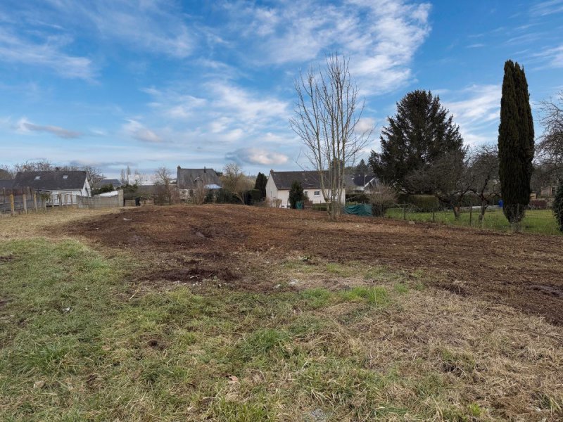 Terrain à Montval-Sur-Loir (72500)