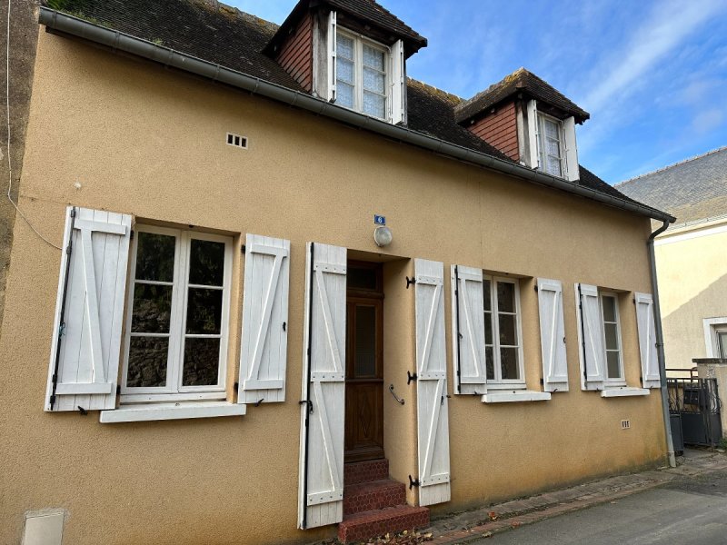 Maison à Auvers-Le-Hamon (72300)