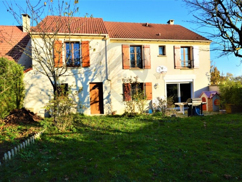 Maison à Issou (78440)