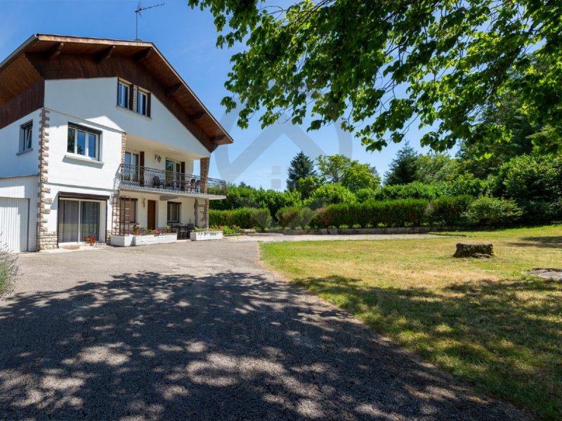 Appartement à Saint-Étienne-Du-Bois (01370)