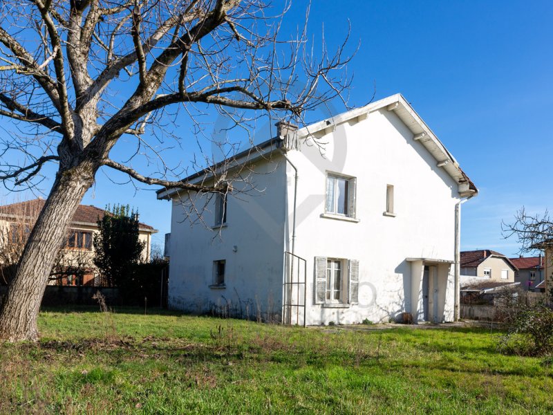 Maison à Saint-Denis-Lès-Bourg (01000)