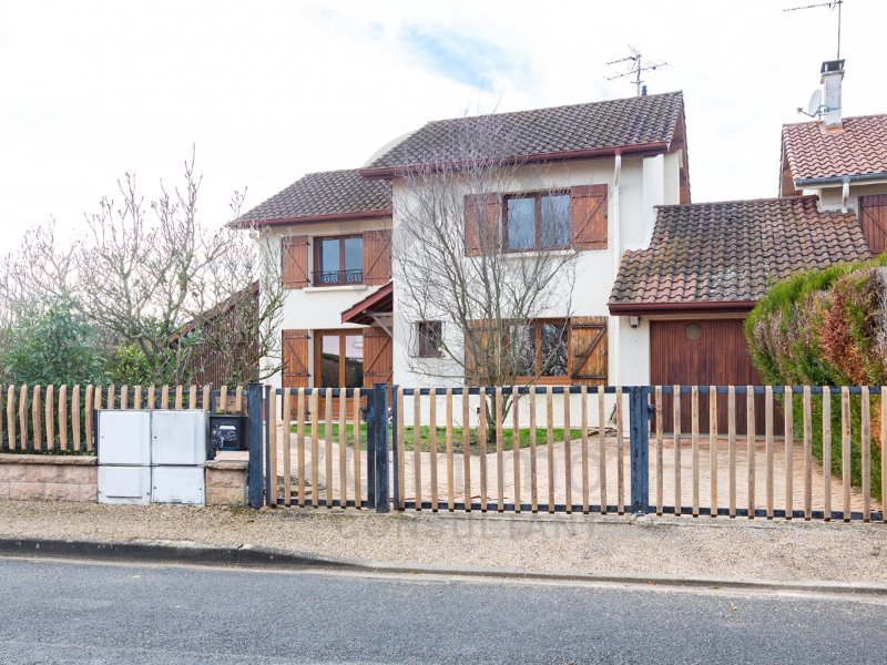 Maison à Saint-Denis-Lès-Bourg (01000)