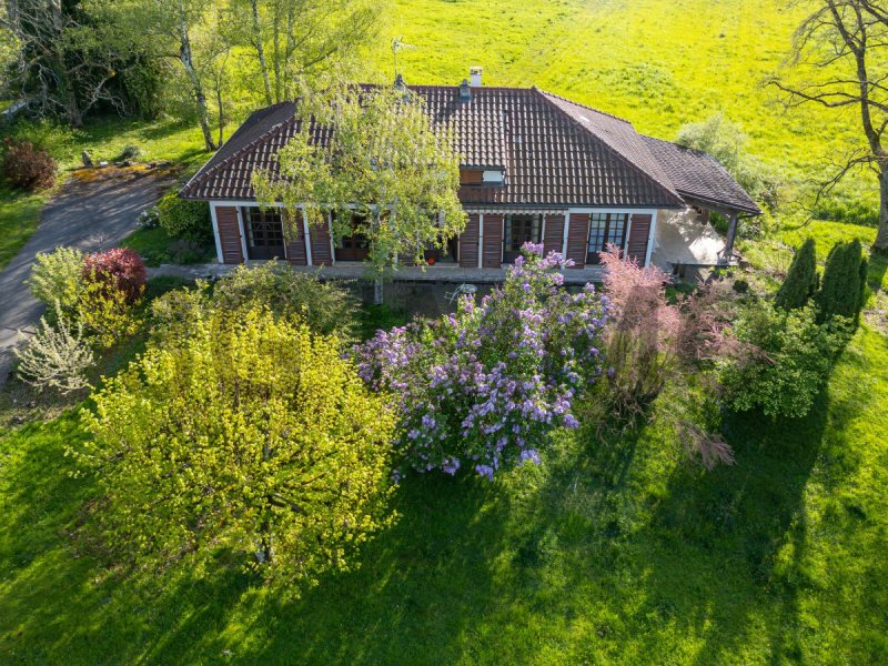 Maison à Saint-Étienne-Du-Bois (01370)