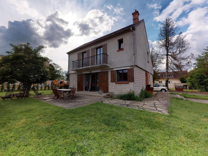 Maison à Saint-Pierre-Lès-Nemours (77140)
