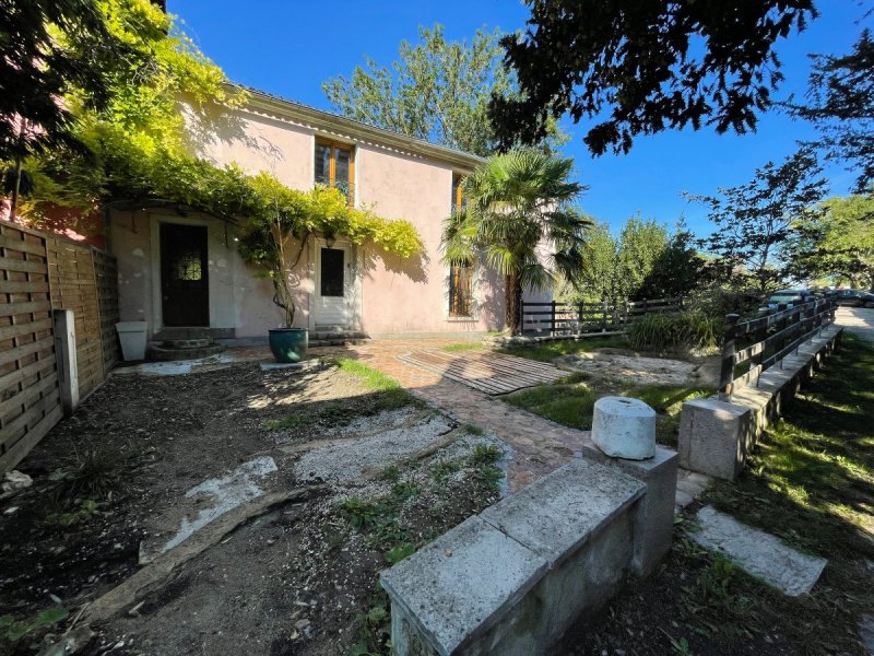 Maison à Bagneaux-Sur-Loing (77167)